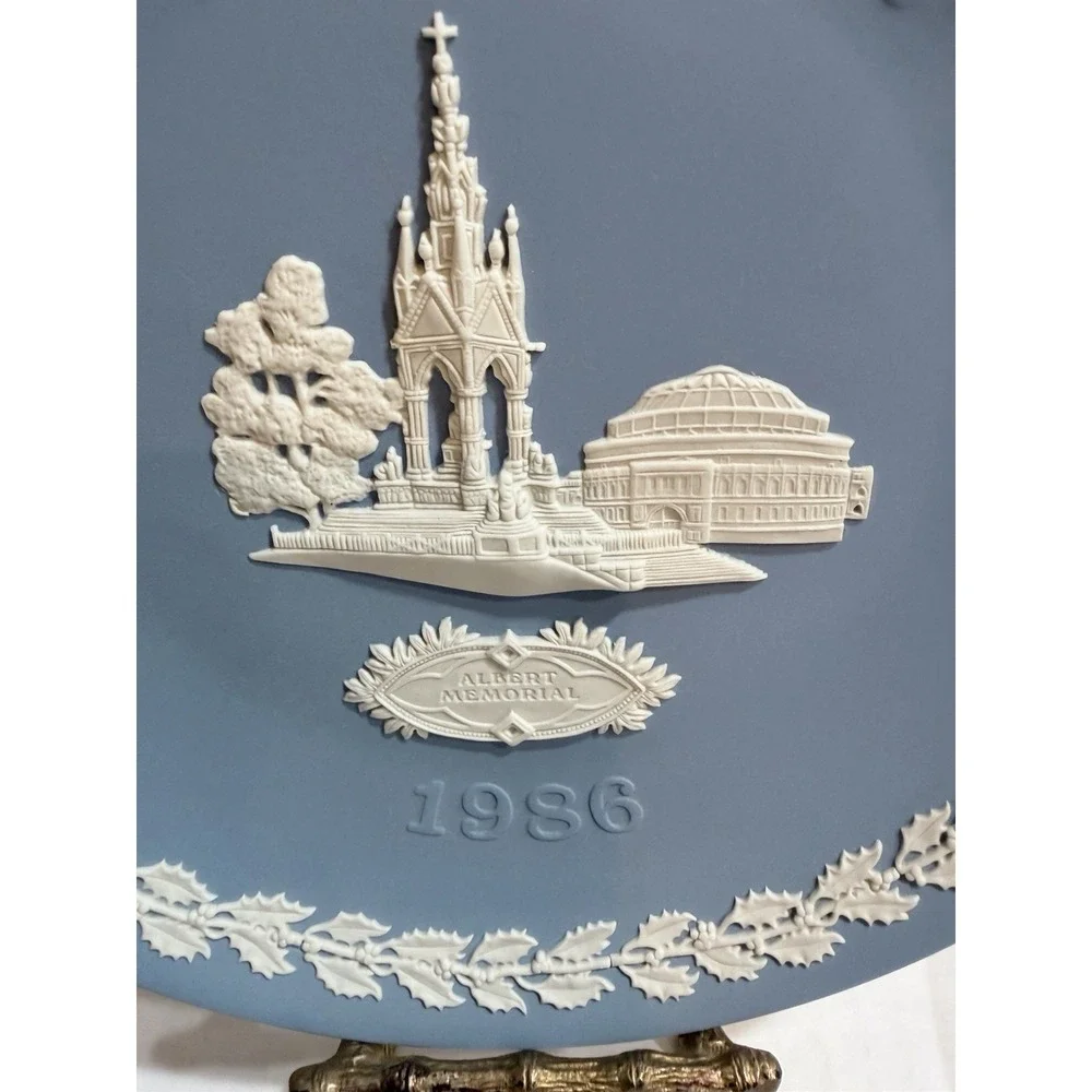 Wedgwood blue white